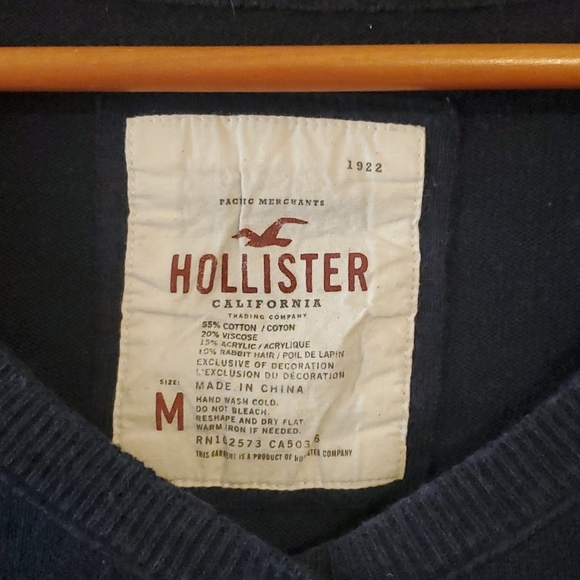 Hollister Sweater - Picture 3 of 3